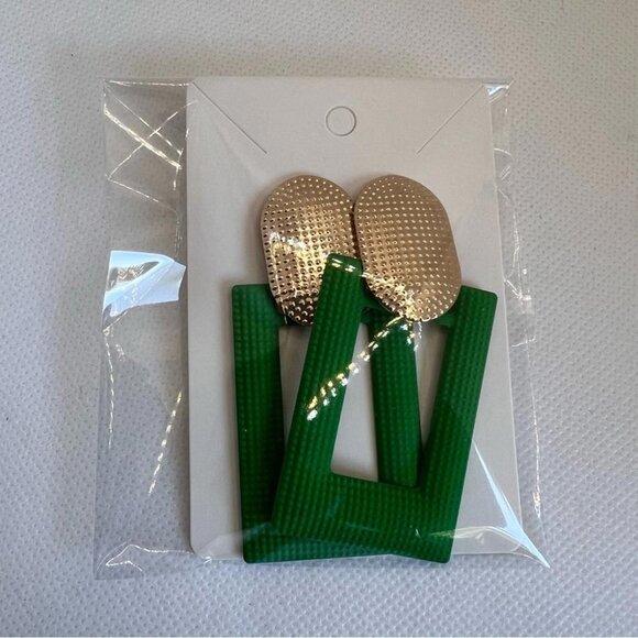 NEW Bright Kelly Green Gold Lightweight Statement Earrings Geometric Art Deco - Picture 13 of 13